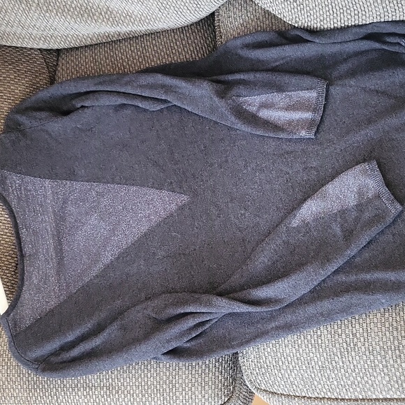 RW&CO sweater v neck - Picture 4 of 8